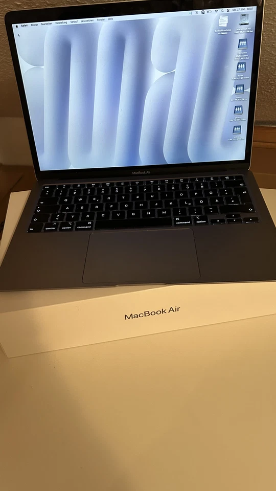 Apple MacBook Air 13" · i5 10th gen 1.1 GHz · 8GB · 256GB, Foto 1 von 4