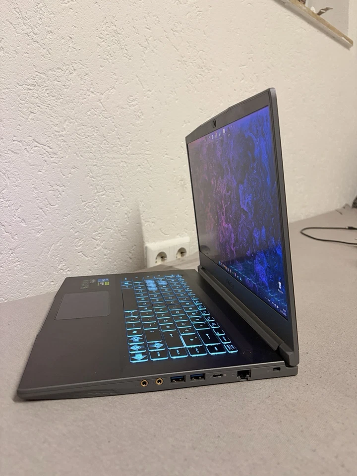 MSI Thin 15 B13VE I5-13420H/16GB RAM/512GB SSD/RTX4050 15,6"Gaming Notebook - Bild 4 von 4