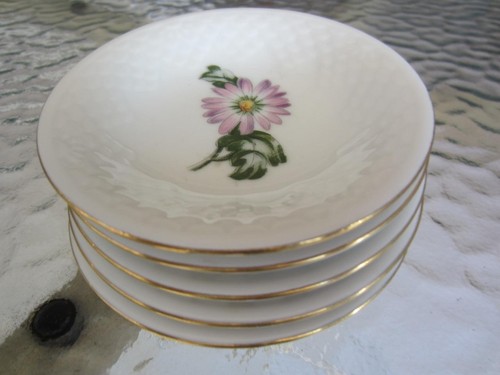 4 BING GRONDAHL B&G Small Round Butter Pats 3 ⅝" PINK DAISIES SCALED RIM - EC - Picture 1 of 8