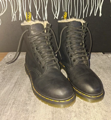 Dr. Martens 1460 Serena