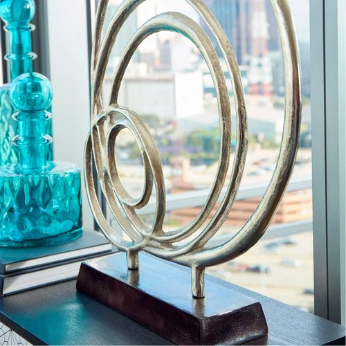 Cyan Design 09783 Lipsice 27 X 23 inch Sculpture - Picture 6 of 8