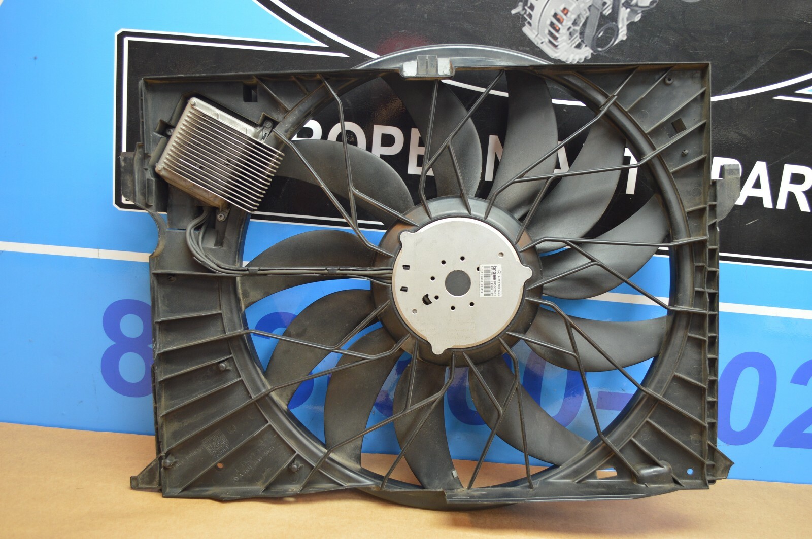 1213 W221 MERCEDES S550 RADIATOR ENGINE COOLING FAN MOTOR OEM