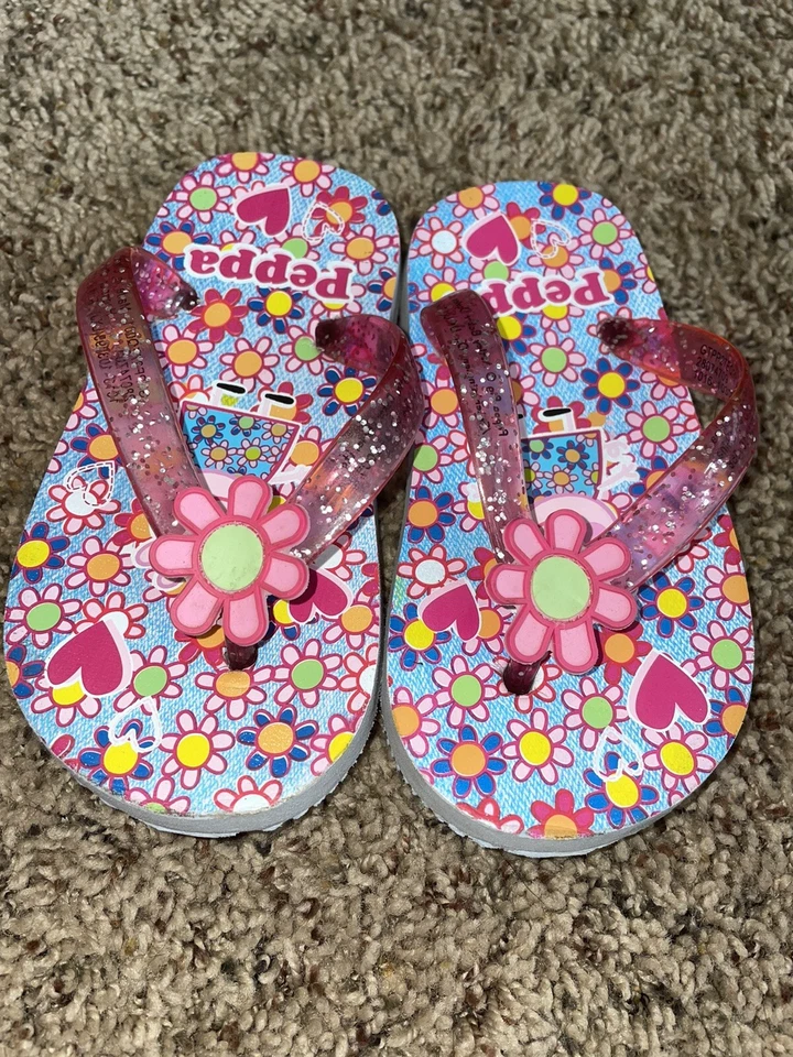 Peppa Pig toddler girl sz. 8 flip flops. Cute, fun - Image 4 of 4