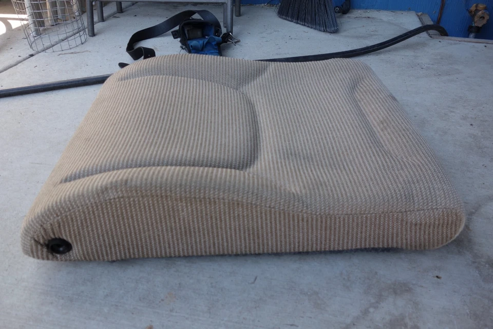 1992 - 2002 Saturn SC1, SC2 后座右乘客侧靠背靠垫布 — 第 4/4 张图片