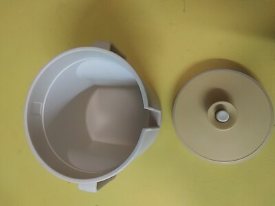 保存容器・ケース Tupperware 7 Circle Container Vintage Tupperware Cream Container 1415-7 Almond W/ Golden Harvest