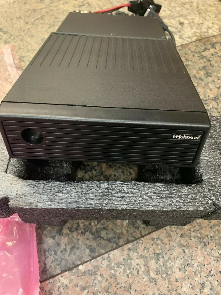 New EF Johnson VHF 53SL P25 Mobile Radio system extended trunk and accessories - Image 4 of 4