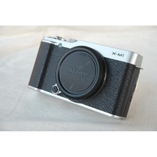 Fujifilm X-M1 Silver 95 New   16.3MP Mirrorless Camera Body Retro Style X-Mount