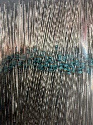 600x 1M Ohm Resistors 1/8W 5% Metal Film Axial Through Hole RG1/8-105 Lot