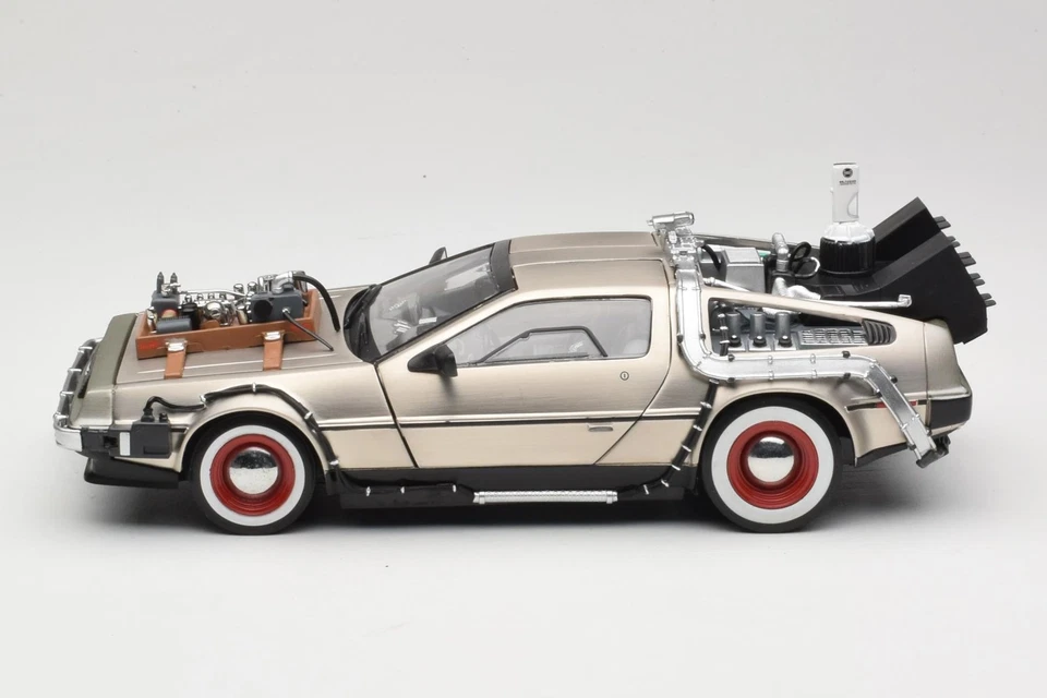 2712 DeLorean DMC-12 Back to the Future Part III Sun Star 1:18 - Immagine 4 di 4