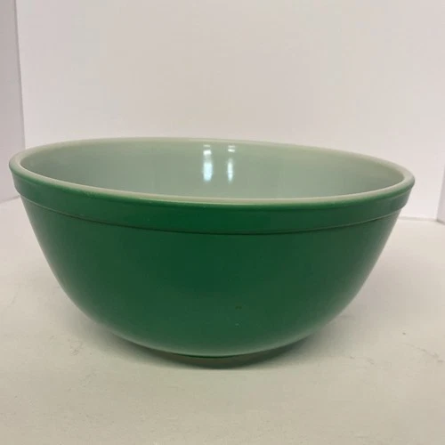 Vintage PYREX 403 Primary Color Green 2.5 Quart Mixing Nesting Bowl USA