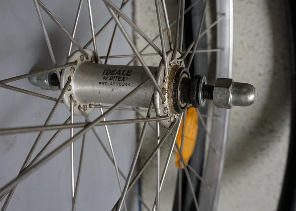 A022-270: Laufrad Satz 28 Zoll mit Shimano Nexus Nabendynamo  - Bild 3 von 4