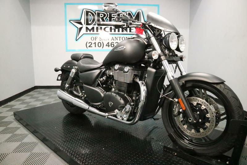 2012 Triumph Thunderbird  2012 Triumph Thunderbird Storm ABS