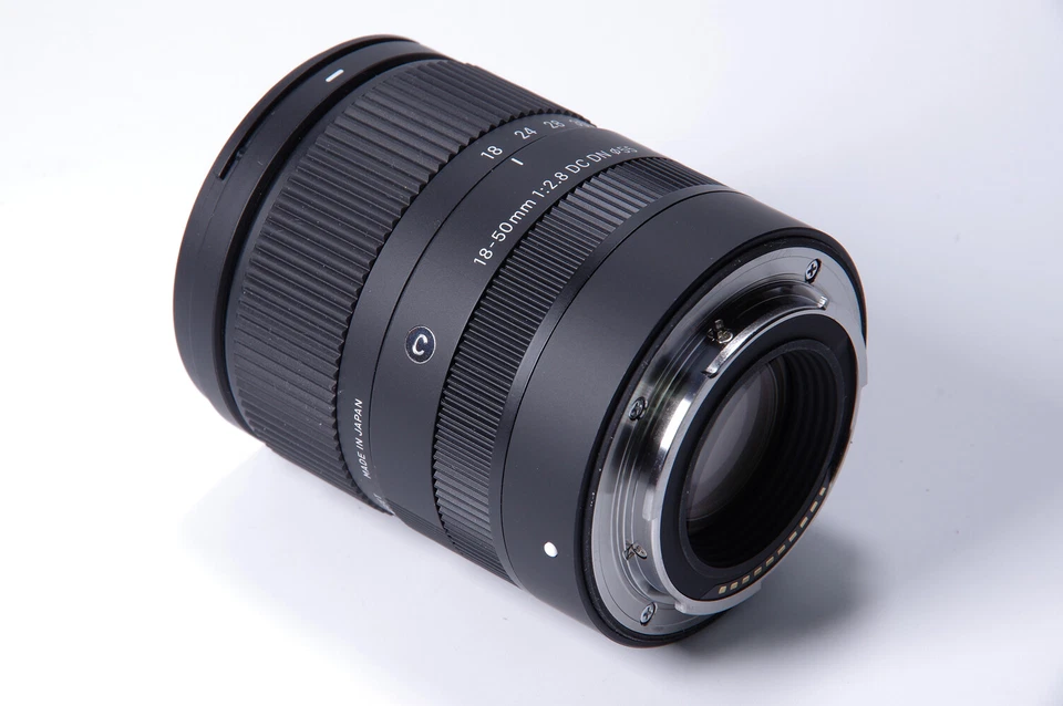Sigma 18-50mm f/2.8 DC DN Contemporary Lens for Sony E - 10PC Accessory Bundle - Image 4 of 4