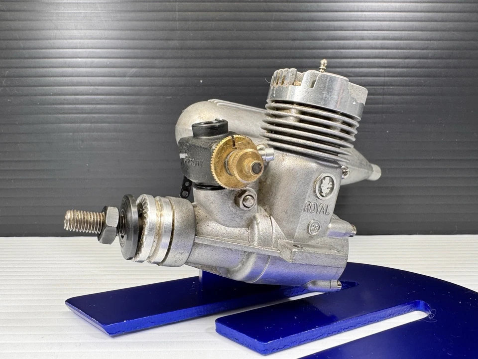 Royal .28 R/C ABC Model Engine w/Muffler Very Clean Excellent Compression SM47 - Image 4 of 4