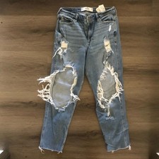 11L Hollister High-Rise Mom Distressed Jeans