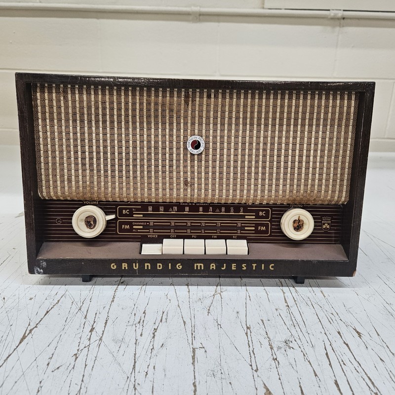 Grundig Majestic Radio Model 92US