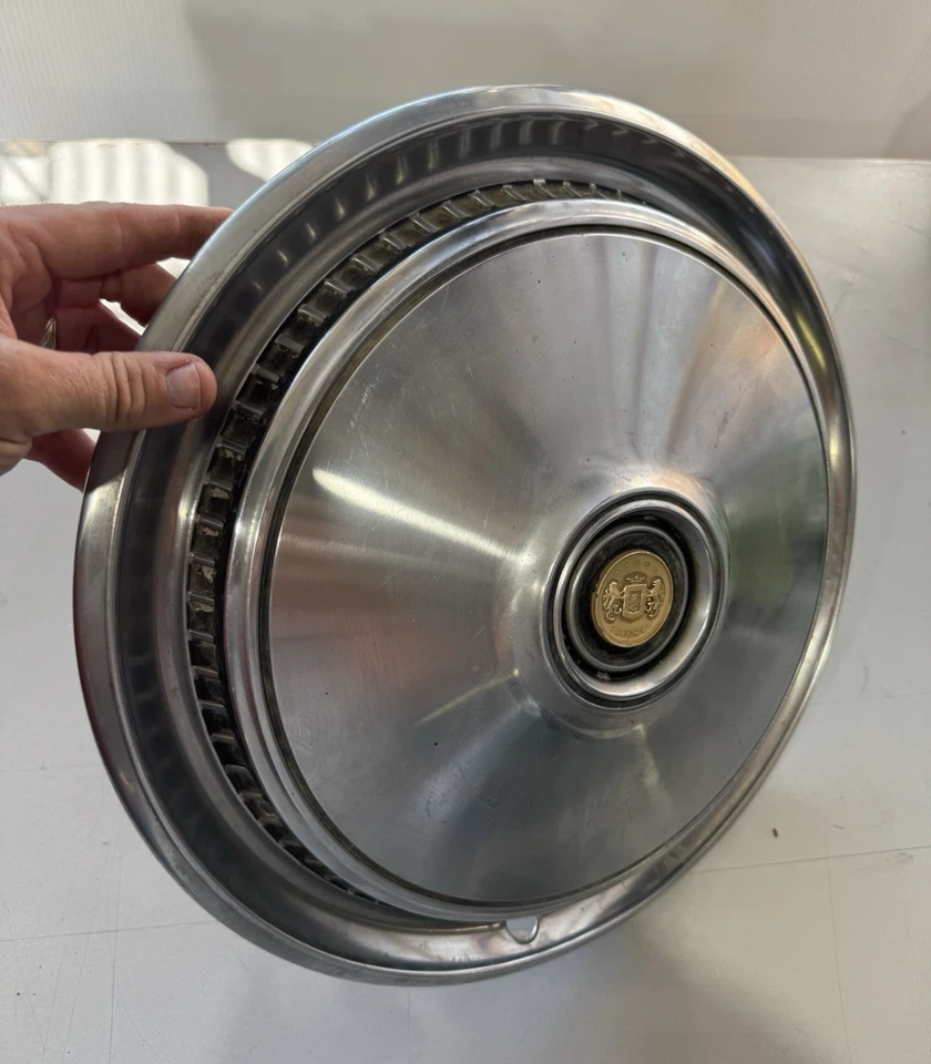 CHRYSLER CORDOBA 1975-1979 15" CUBIERTA DE RUEDA HUCAP ORIGINAL FABRICANTE ORIGINAL PIEZA MOPAR VINTAGE Foto 2 de 4