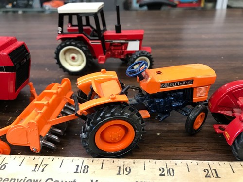 lot of 9 misc die cast and plastic 1/32 1/64 1/24 scale tractors - Picture 7 of 20