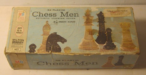 1969 Milton Bradley CHESS MEN Set Classic Staunton Design COMPLETE No Reserve!!