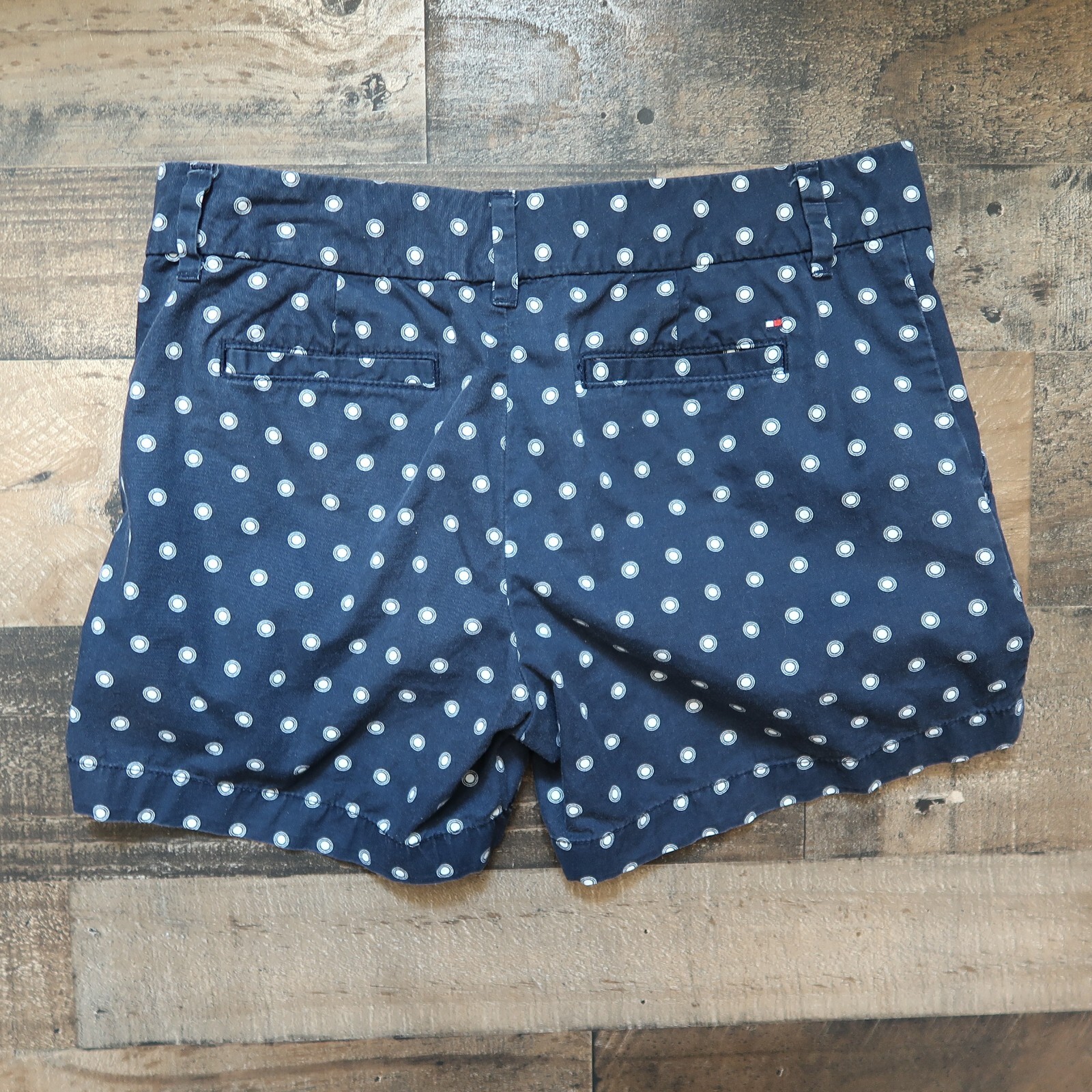 Tommy Hilfiger Womans Size 4 Dark Blue & White Polka Dot Shorts Circle image 5