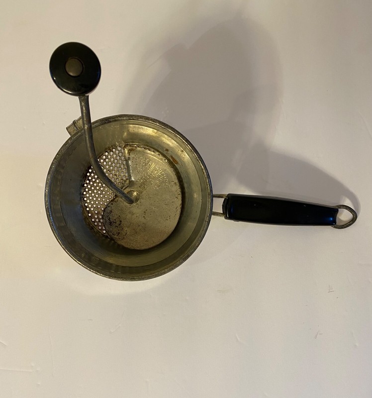 Vtg Foley Food Mill Masher W/Black Resin Handle & Crank W/Cleaning Spring