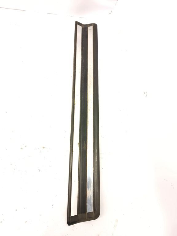 Picture 1 of 8