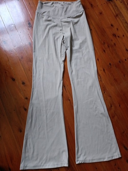 Glassons Women's Taupe Flare pants Sz M EUC