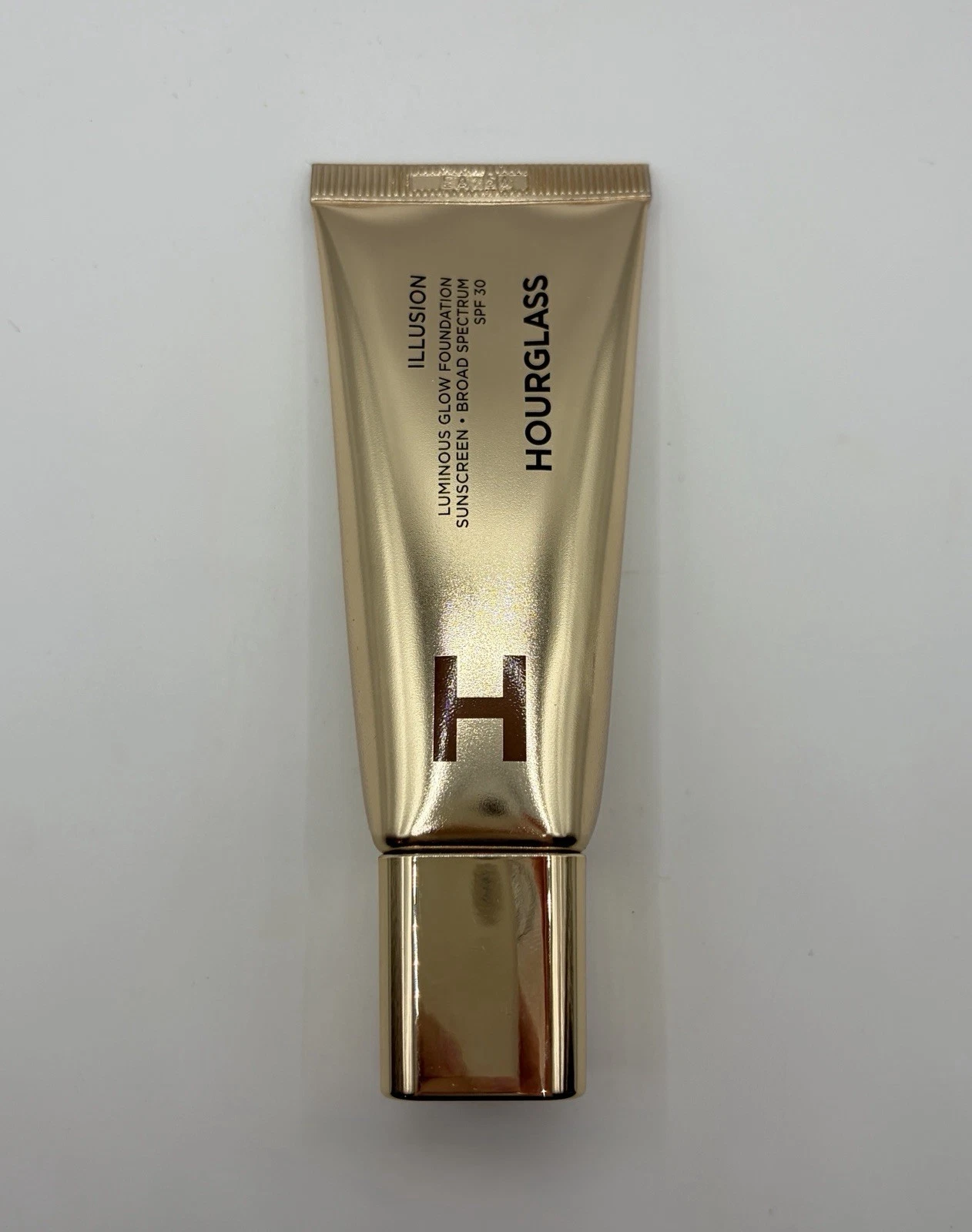 Hourglass Illusion Foundation