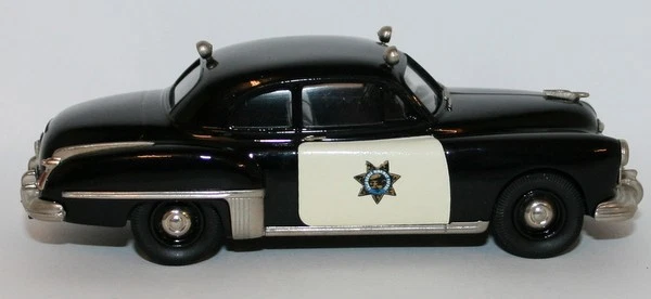 Cohete Oldsmobile 88 Brooklin Models escala 1/43 IPV11 - 1949 - Patrulla de California Foto 3 de 4
