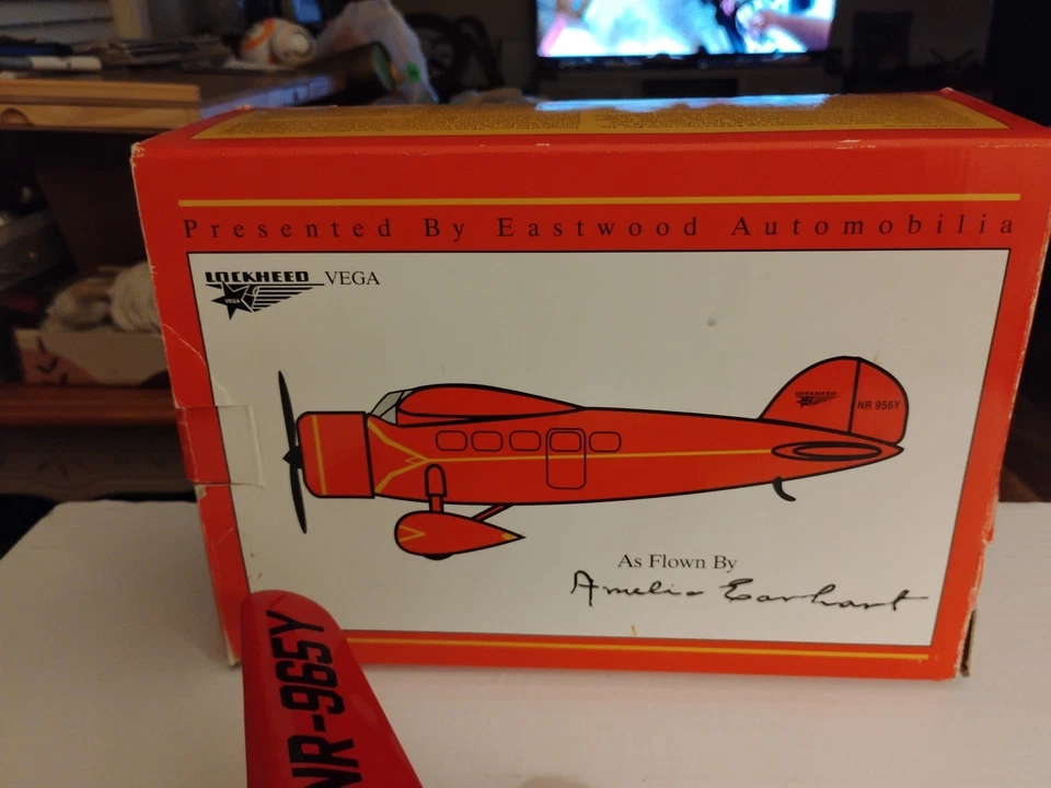 Eastwood Automobilia Lockheed Vega Amelia Earhart NR 956Y Die-Cast Coin Bank - Image 2 of 4