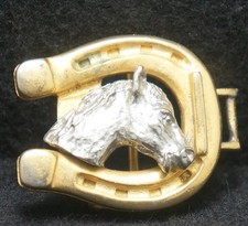 XB17150 NICE VINTAGE 1977  HORSE HEAD IN HORSESHOE  WESTERN ANIMAL BELT BUCKLE