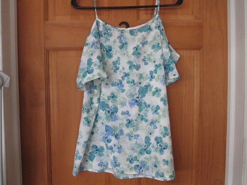 Women's Bass Lightweight Off The Shoulder Floral Top, Medium, GUC - Picture 4 of 6
