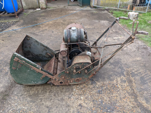 Dennis Lawn Mower - Picture 2 of 13