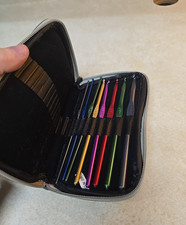 8-Pcs Multicolor Aluminum Handle Yarn Knitting Craft Crochet Hook Needle Set