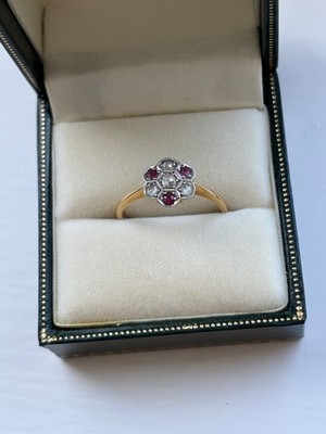 18kt Gold Vintage Diamant und Rubin Gänseblümchen Ring