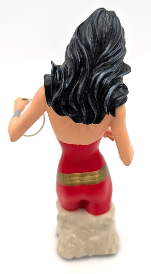 DC Direct Mujeres del Universo DC Donna Troy, Busto de Chica Maravilla, #230/6000, Leer Foto 4 de 4