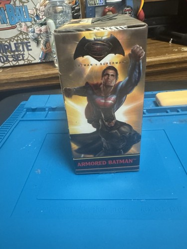 Metals Die Cast DC Comics Batman VS Superman Armored Batman Figure, M4, NEW - Picture 4 of 4