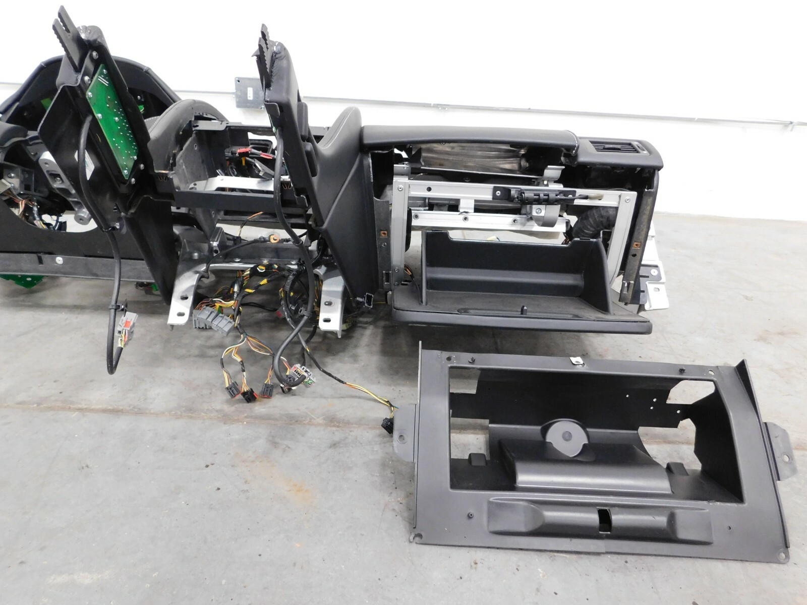 2015 14 - 18 Aston Martin V12 Vantage S Dash Panel Assembly #1954 C4