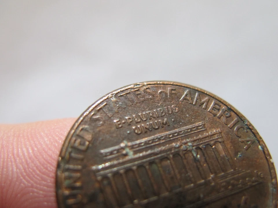"S" printed over "T" and other errors on 1997 D Lincoln rare collectible coin. - Image 2 of 4