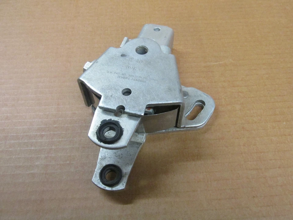 1967 -1972 PONTIAC TEMPEST LEMANS GTO FACTORY HURST 3 SPEED SHIFTER - Image 3 of 4