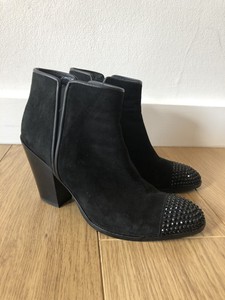 diamond chelsea boots