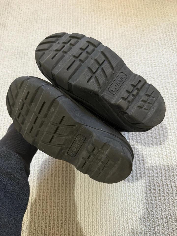 Botas de neve Sorel Flurry crianças jovens inverno preto impermeável isolado tamanho 2 - Imagem 3 de 4