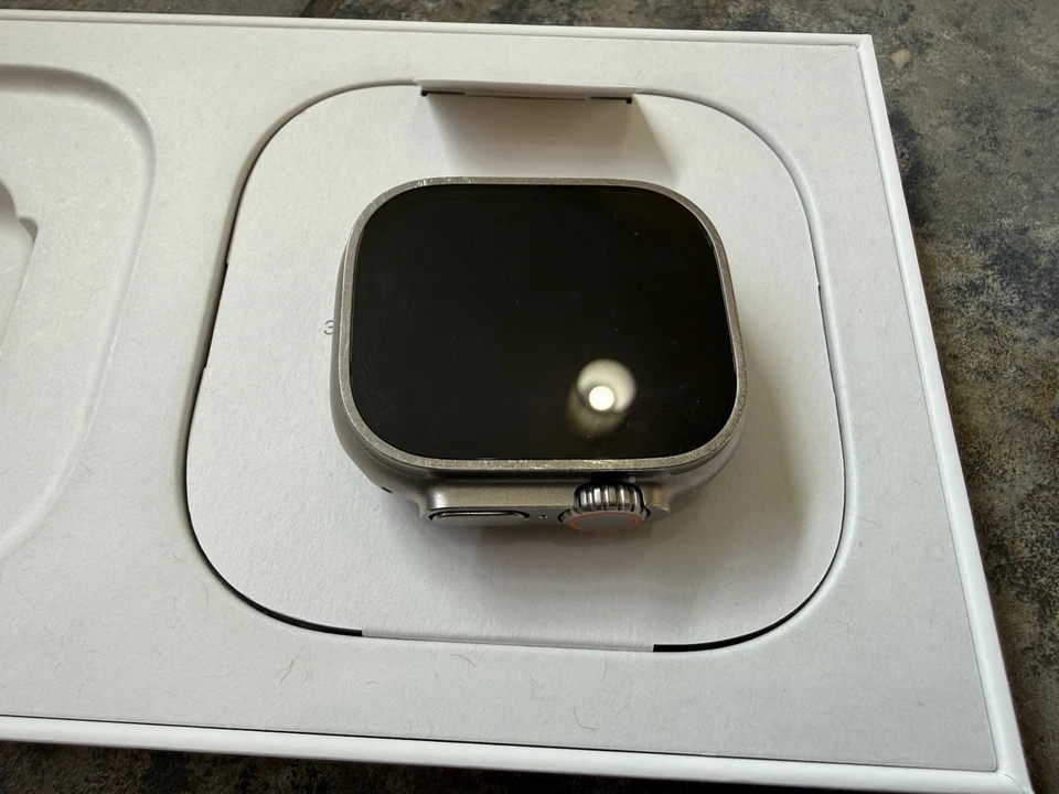 Apple Watch Ultra 1st Generation 49mm Titanium - Image 3 of 4