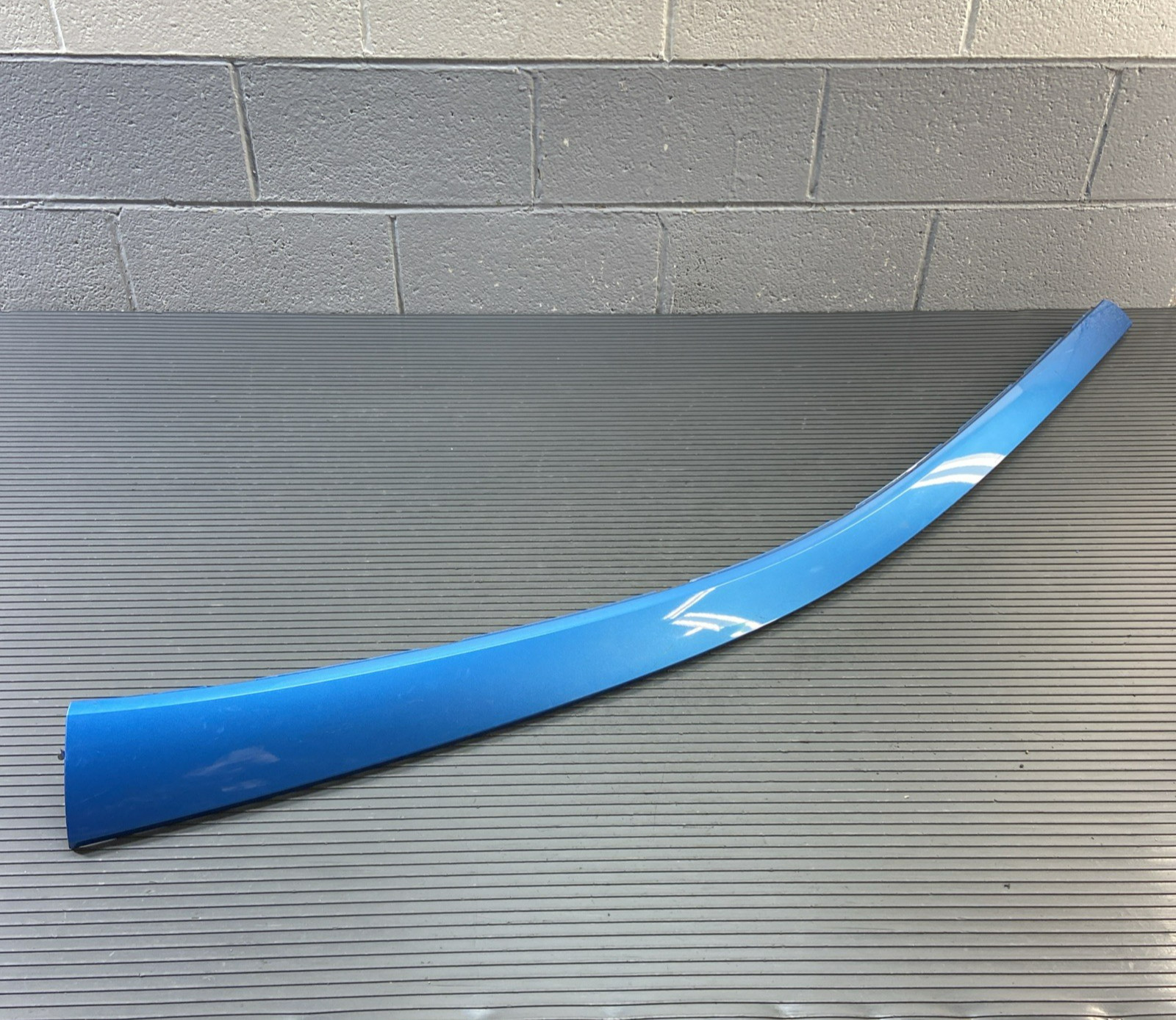 2014-2020 BMW i8 I12 Left Roof Pillar Molding Body Trim Blue C01 OEM *NOTE*