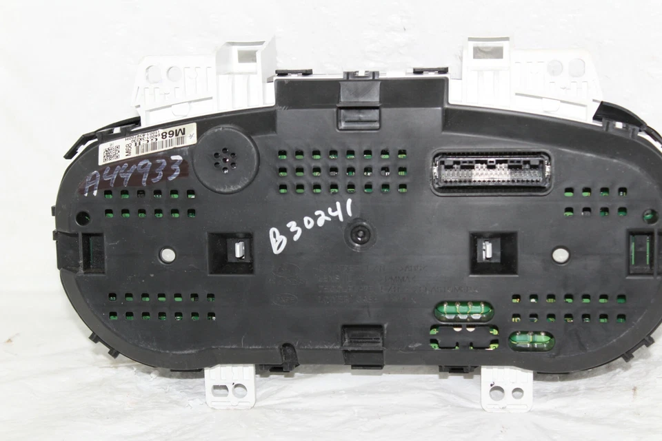 Cuadro de instrumentos velocímetro tablero 2011 Hyundai Elantra Sdn. 146.524 millas Foto 2 de 4