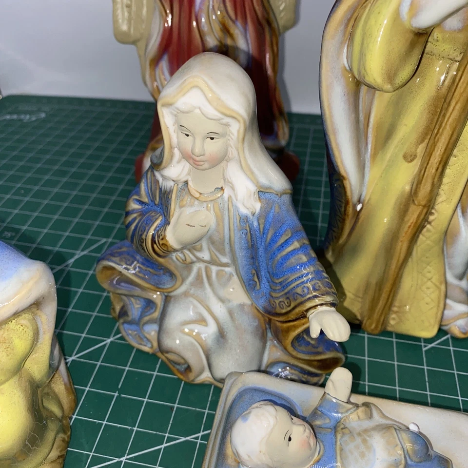 Juego de 10 figuras de porcelana brillante de 9" de belén de 10 piezas Holiday Home Gardens  Foto 4 de 4