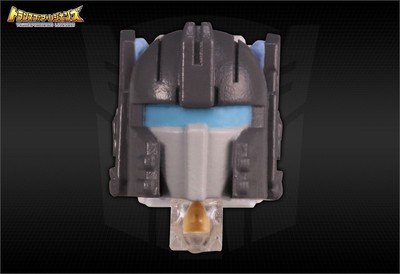 Takara Transformers Legends Legends Class Cybertron Bumblebee & Exo-Su