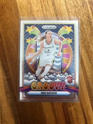2025 Panini Prizm WNBA - Paige Bueckers Groovy #12 (RC) QTY