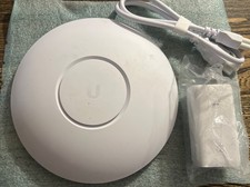 Ubiquiti UniFi UAP-AC-Pro Compact 802.11ac Wave Access Point W/ Poe Injector