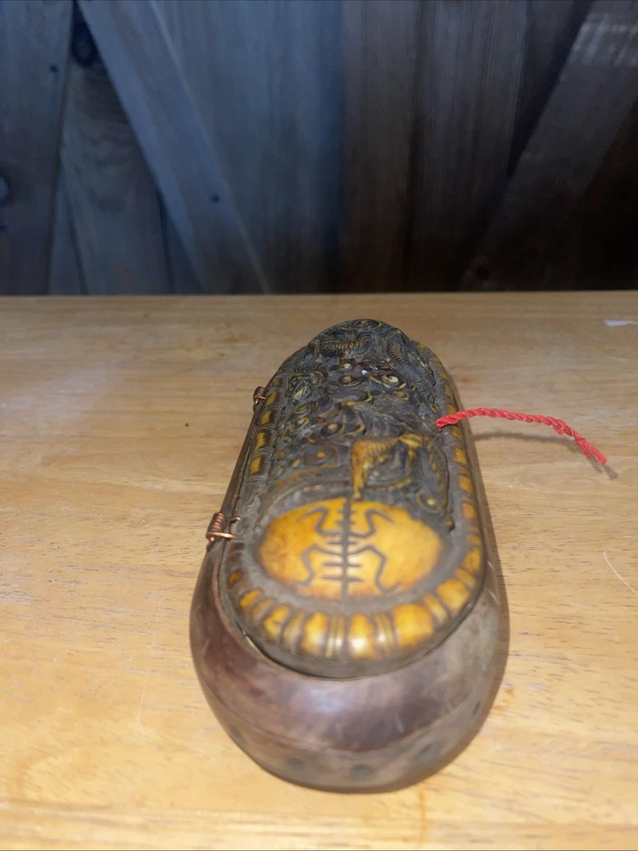 Antiguo estuche chino altamente tallado con motivo de dragón fénix Foto 3 de 4